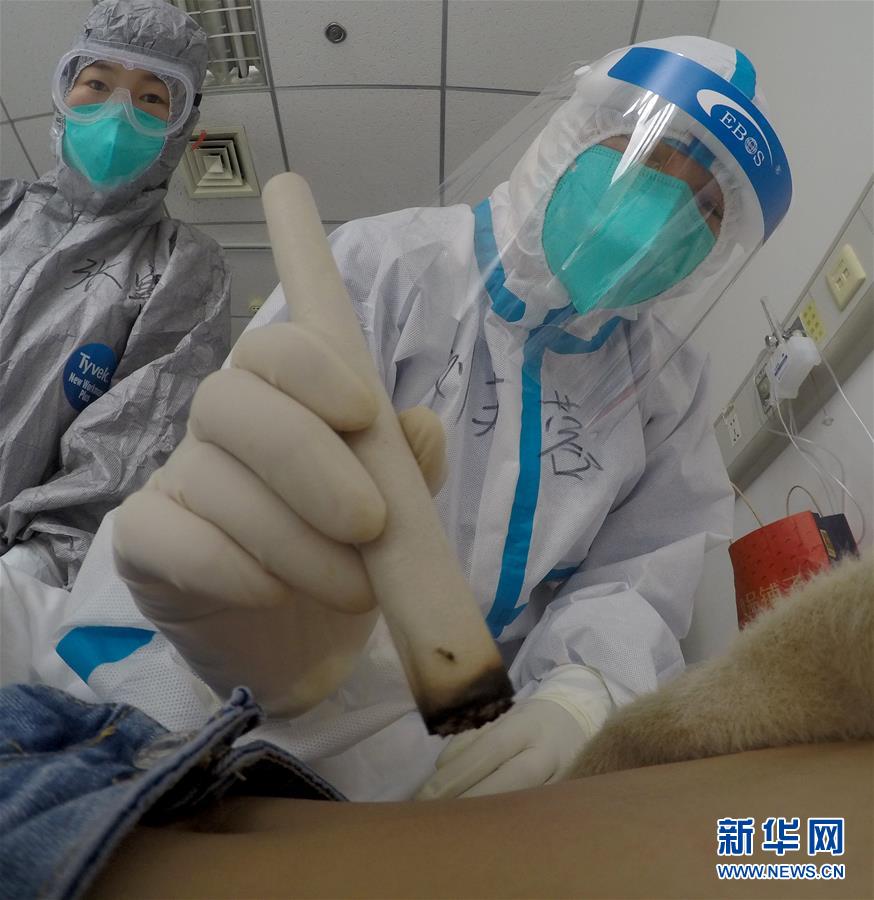 （新華全媒頭條·圖文互動(dòng)）（9）“始終把人民群眾生命安全和身體健康放在第一位”——中國抗疫彰顯“生命至上、人民至上”理念